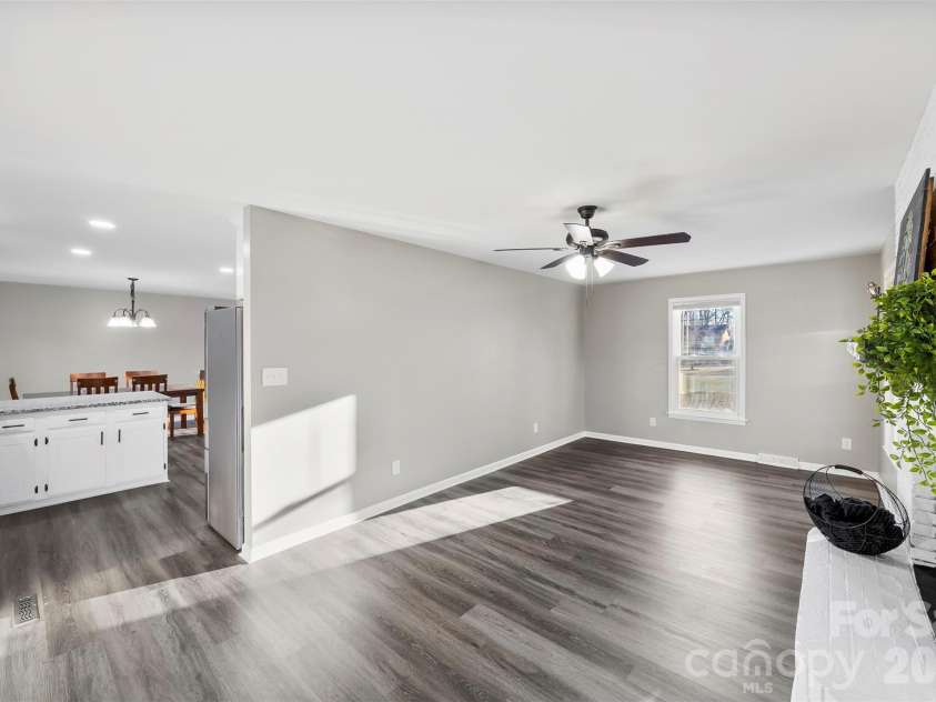 1045 Elizabeth Drive, Dallas, NC 28034.  MLS# CAR4334067, YatesRealty ID 9273. 