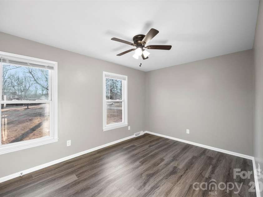 1045 Elizabeth Drive, Dallas, NC 28034.  MLS# CAR4334067, YatesRealty ID 9273. 