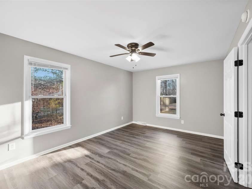 1045 Elizabeth Drive, Dallas, NC 28034.  MLS# CAR4334067, YatesRealty ID 9273. 