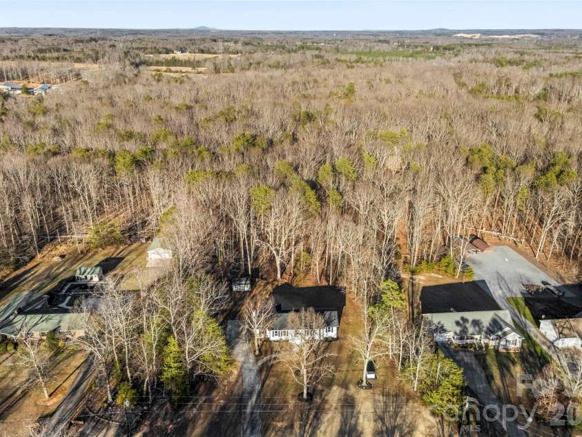1045 Elizabeth Drive, Dallas, NC 28034.  MLS# CAR4334067, YatesRealty ID 9273. 