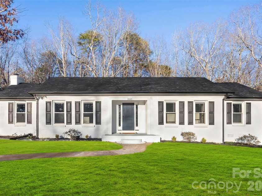 1045 Elizabeth Drive, Dallas, NC 28034.  MLS# CAR4334067, YatesRealty ID 9273. Grass in virtually enhanced in this photo. 