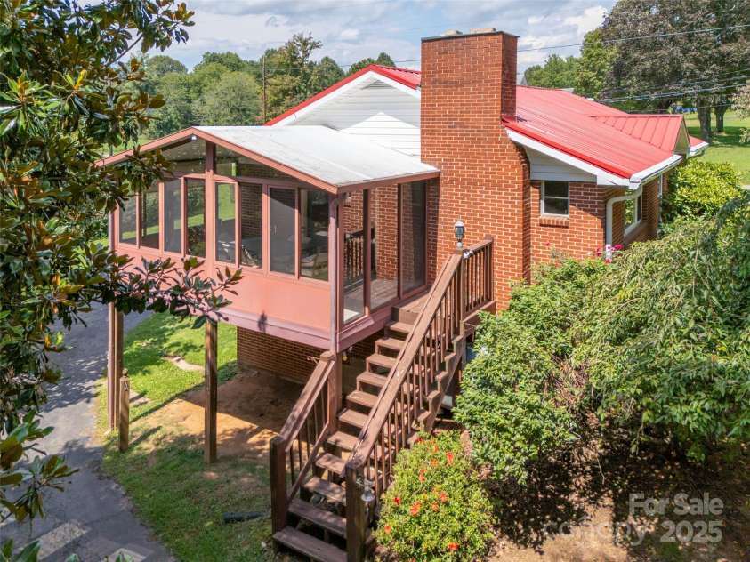 41 Wesley Branch Road, Asheville, NC 28806.  MLS# CAR4302099, YatesRealty ID 9274. 