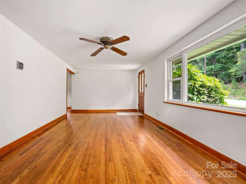 41 Wesley Branch Road, Asheville, NC 28806.  MLS# CAR4302099, YatesRealty ID 9274. 