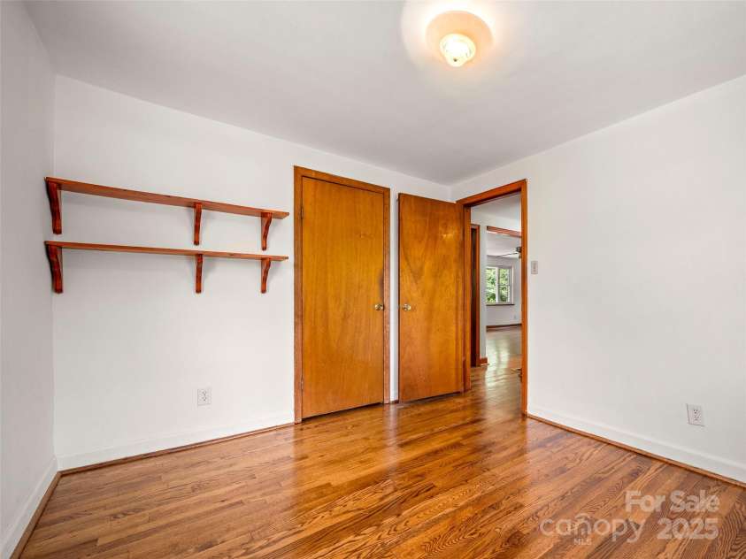 41 Wesley Branch Road, Asheville, NC 28806.  MLS# CAR4302099, YatesRealty ID 9274. 