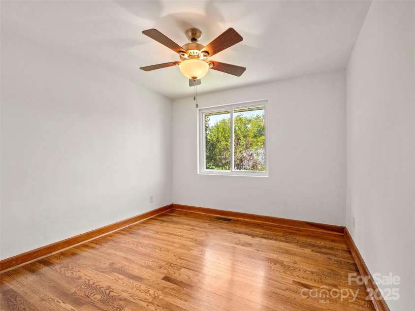 41 Wesley Branch Road, Asheville, NC 28806.  MLS# CAR4302099, YatesRealty ID 9274. 