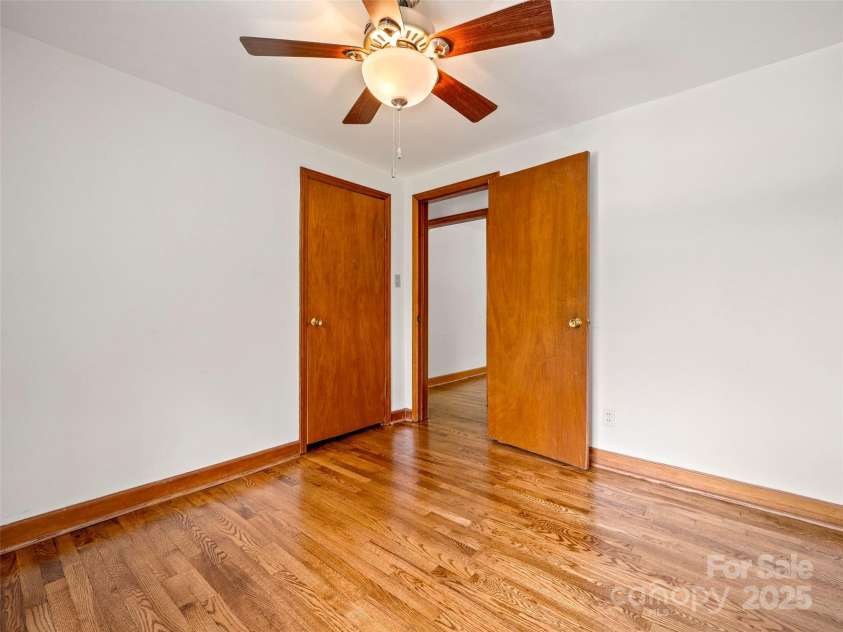 41 Wesley Branch Road, Asheville, NC 28806.  MLS# CAR4302099, YatesRealty ID 9274. 