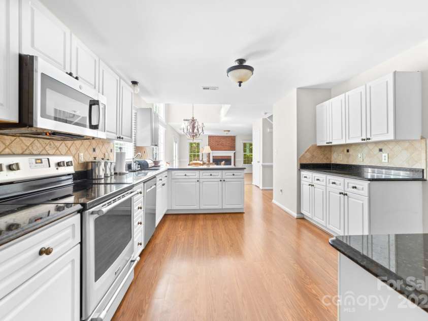 14812 Stonegreen Lane, Huntersville, NC 28078.  MLS# CAR4249374, YatesRealty ID 9275. 