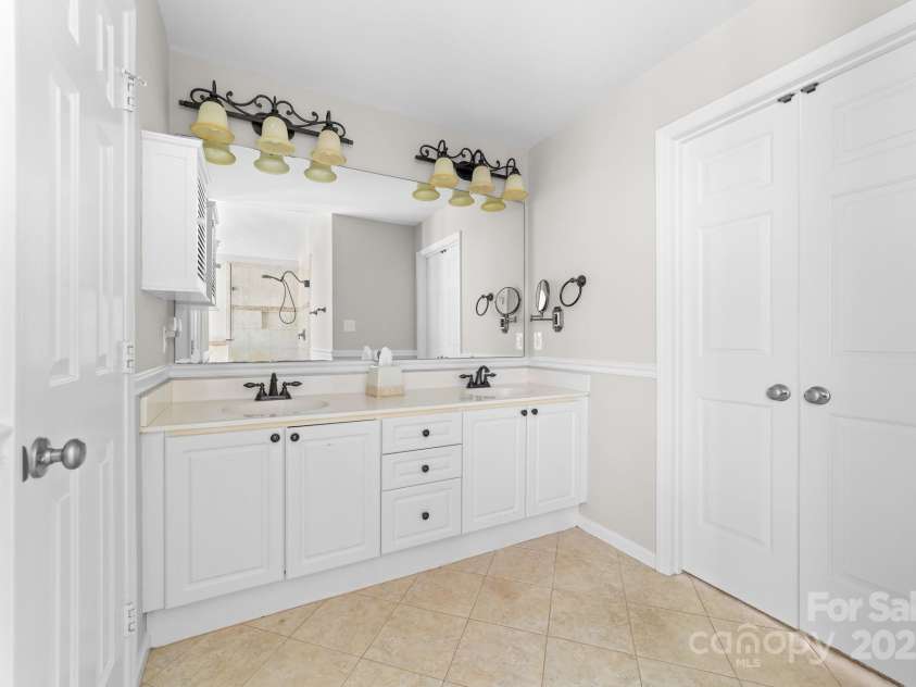 14812 Stonegreen Lane, Huntersville, NC 28078.  MLS# CAR4249374, YatesRealty ID 9275. 