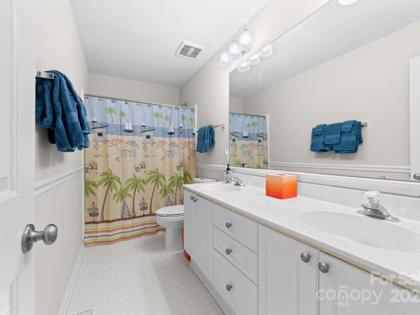 14812 Stonegreen Lane, Huntersville, NC 28078.  MLS# CAR4249374, YatesRealty ID 9275. 