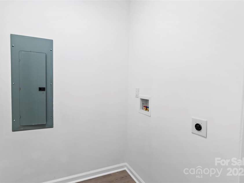 5064 Joyce Avenue, Winston Salem, NC 27106.  MLS# CAR4248054, YatesRealty ID 9277. 