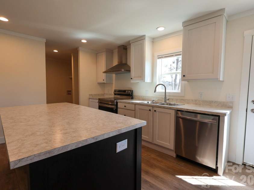 90 Cascades Drive, Nebo, NC 28761.  MLS# CAR4354878, YatesRealty ID 9277. 