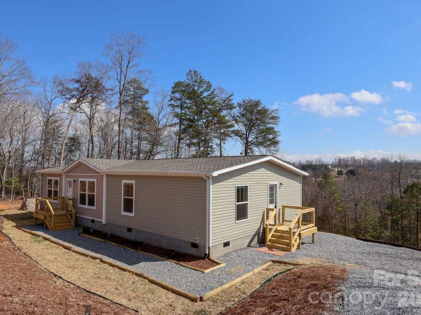 90 Cascades Drive, Nebo, NC 28761.  MLS# CAR4354878, YatesRealty ID 9277. 