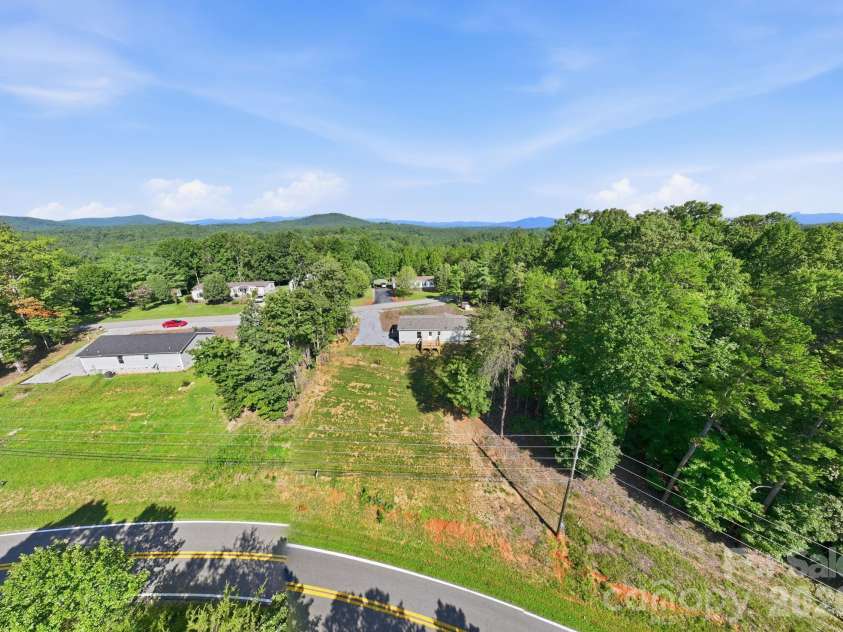 90 Cascades Drive, Nebo, NC 28761.  MLS# CAR4354878, YatesRealty ID 9277. 