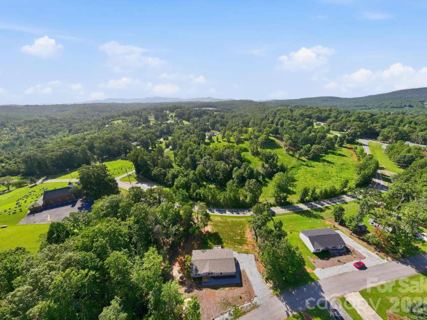 90 Cascades Drive, Nebo, NC 28761.  MLS# CAR4354878, YatesRealty ID 9277. 