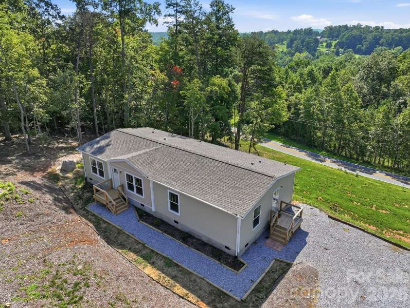 90 Cascades Drive, Nebo, NC 28761.  MLS# CAR4354878, YatesRealty ID 9277. 