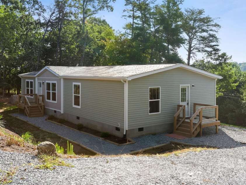 90 Cascades Drive, Nebo, NC 28761.  MLS# CAR4354878, YatesRealty ID 9277. 