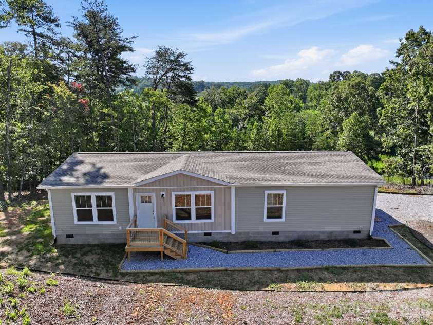 90 Cascades Drive, Nebo, NC 28761.  MLS# CAR4354878, YatesRealty ID 9277. House front