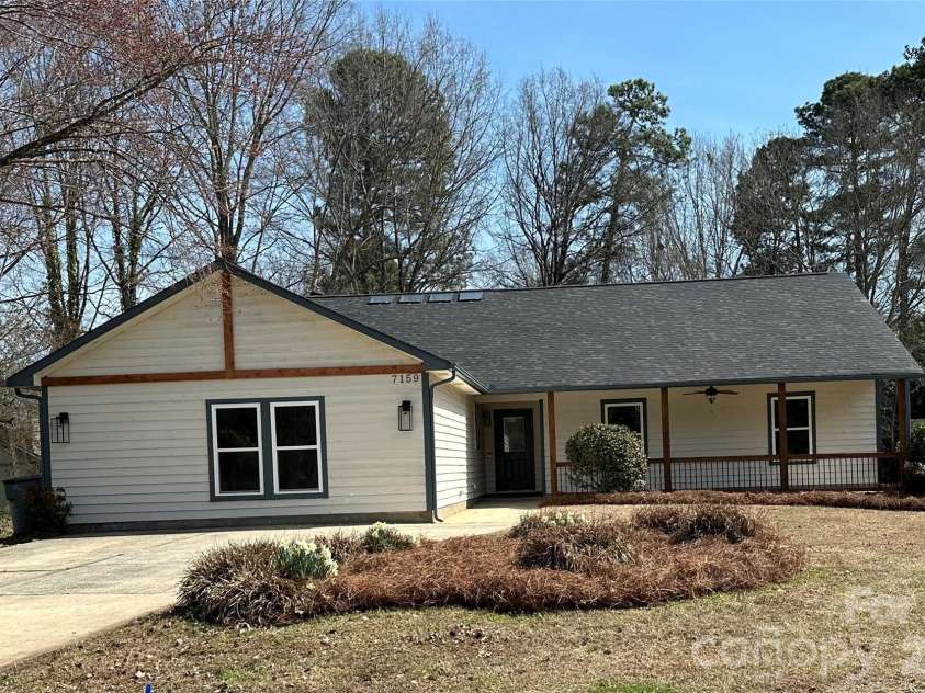 7159 Moss Point Drive, Charlotte, NC 28277.  MLS# CAR4352203, YatesRealty ID 9278. 7159 Moss Point Drive