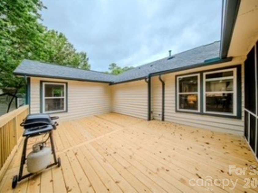 7159 Moss Point Drive, Charlotte, NC 28277.  MLS# CAR4352203, YatesRealty ID 9278. Deck
