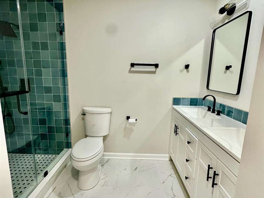 7159 Moss Point Drive, Charlotte, NC 28277.  MLS# CAR4352203, YatesRealty ID 9278. Hall bath