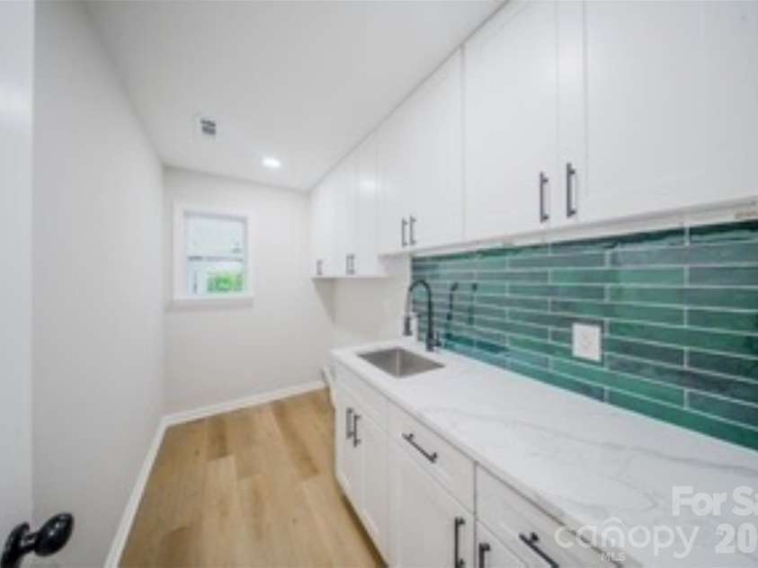 7159 Moss Point Drive, Charlotte, NC 28277.  MLS# CAR4352203, YatesRealty ID 9278. Laundry