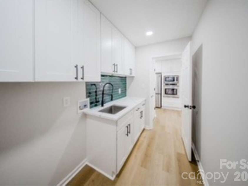 7159 Moss Point Drive, Charlotte, NC 28277.  MLS# CAR4352203, YatesRealty ID 9278. Laundry