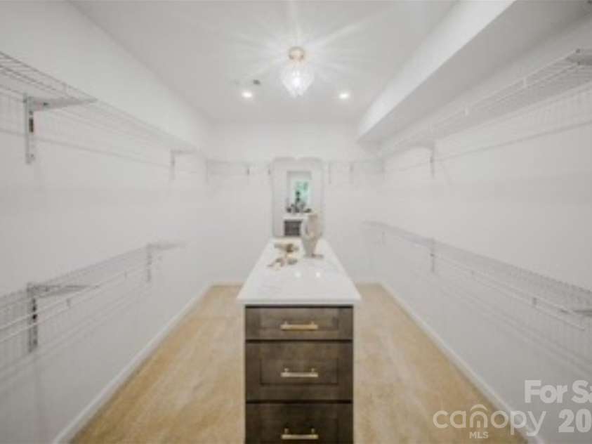 7159 Moss Point Drive, Charlotte, NC 28277.  MLS# CAR4352203, YatesRealty ID 9278. Primary closet