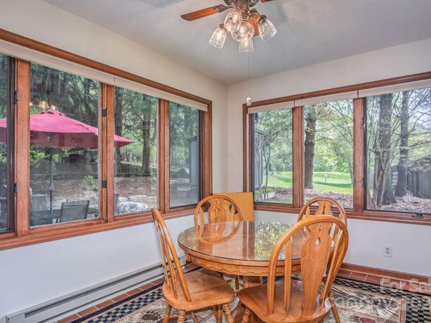 22 Dalonigei Court, Brevard, NC 28712.  MLS# CAR4249037, YatesRealty ID 9279. 