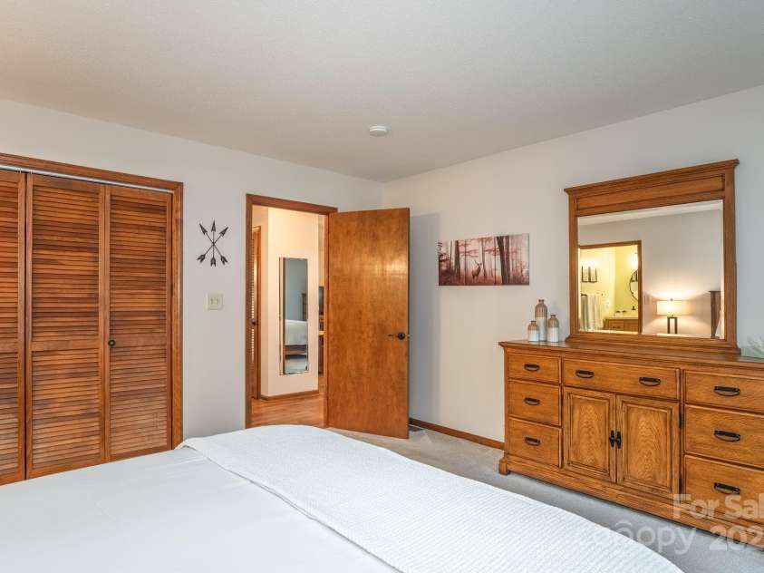 22 Dalonigei Court, Brevard, NC 28712.  MLS# CAR4249037, YatesRealty ID 9279. 