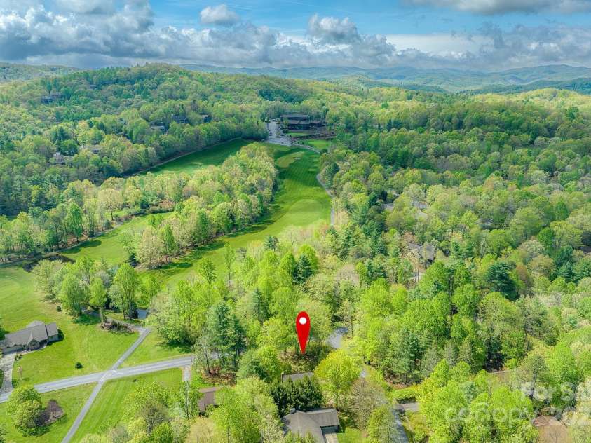 22 Dalonigei Court, Brevard, NC 28712.  MLS# CAR4249037, YatesRealty ID 9279. 