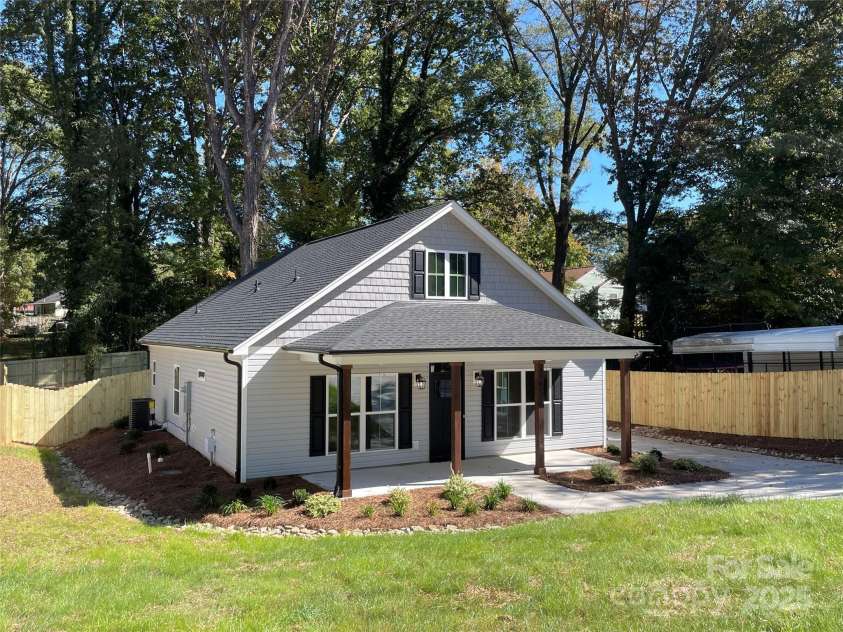 404 Peterson Street, Stanley, NC 28164.  MLS# CAR4253109, YatesRealty ID 9282. 