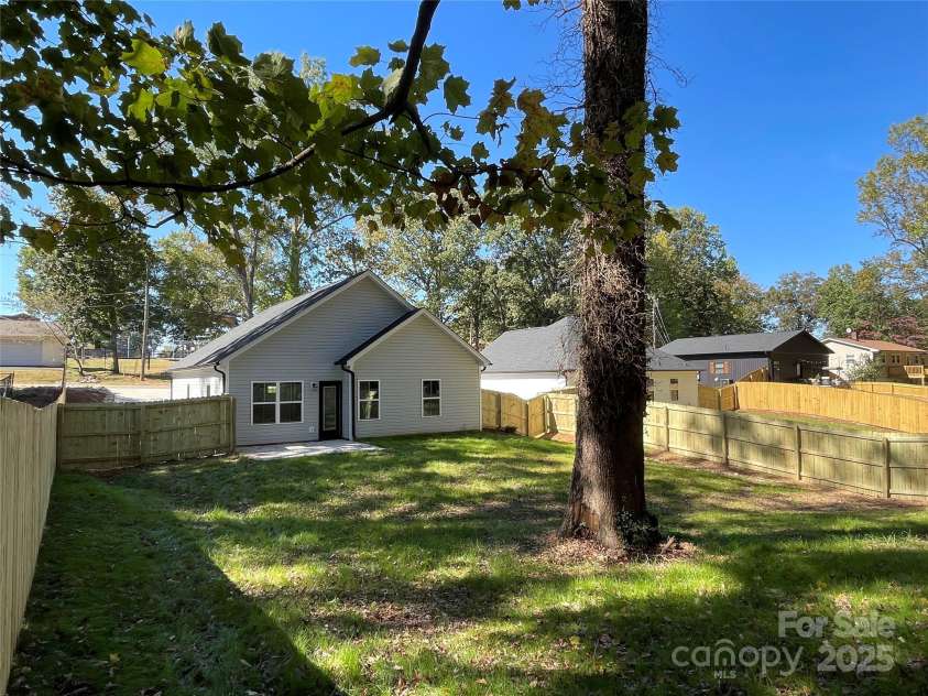 404 Peterson Street, Stanley, NC 28164.  MLS# CAR4253109, YatesRealty ID 9282. 