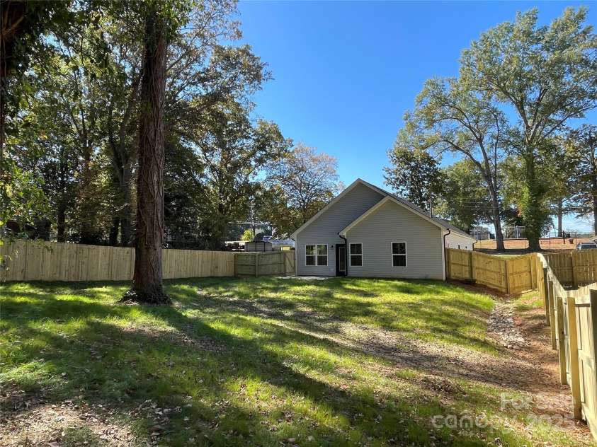 404 Peterson Street, Stanley, NC 28164.  MLS# CAR4253109, YatesRealty ID 9282. 