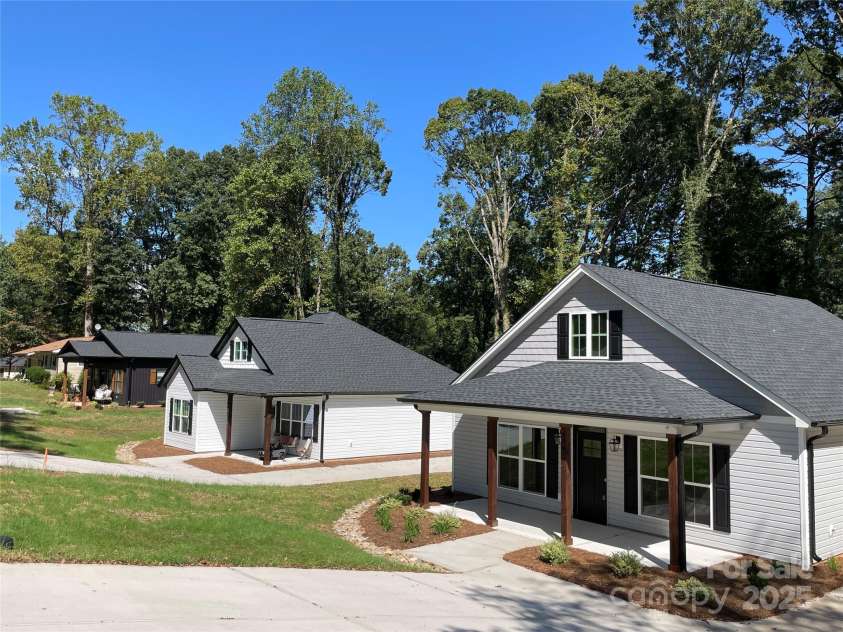 404 Peterson Street, Stanley, NC 28164.  MLS# CAR4253109, YatesRealty ID 9282. 