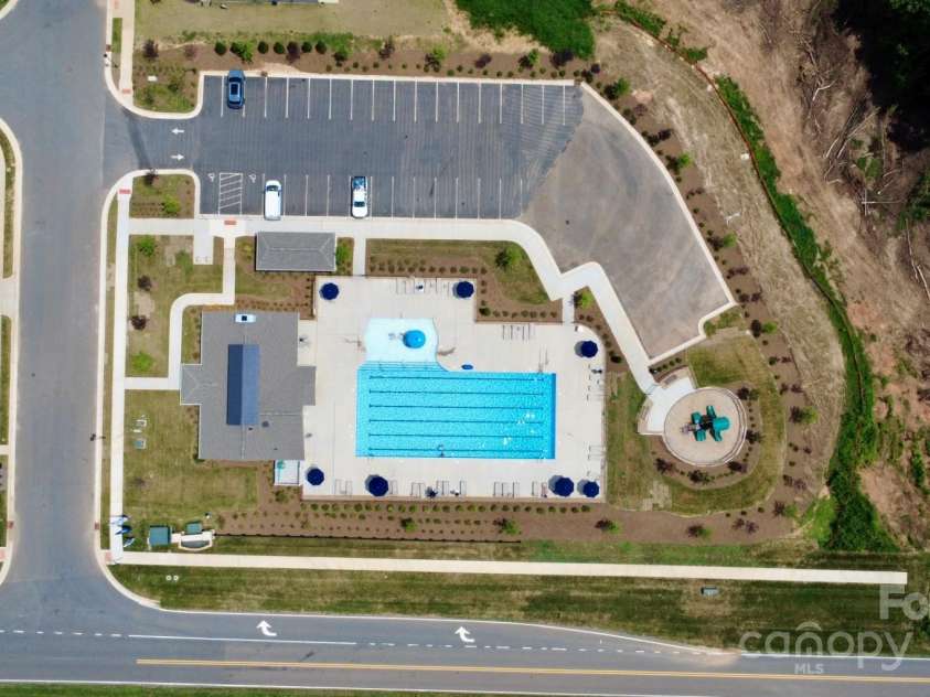 136 Meadow View Drive, Statesville, NC 28677.  MLS# CAR4251548, YatesRealty ID 9283. 