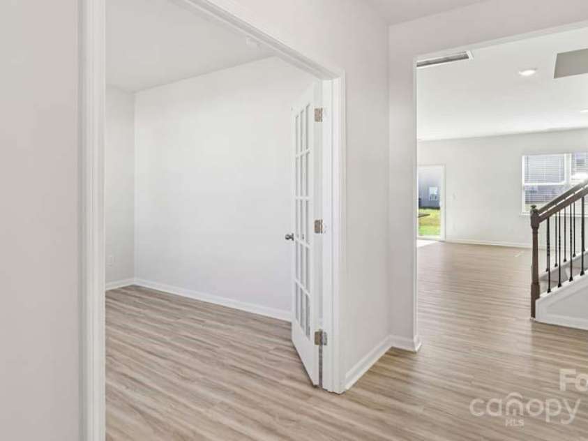 136 Meadow View Drive, Statesville, NC 28677.  MLS# CAR4251548, YatesRealty ID 9283. 