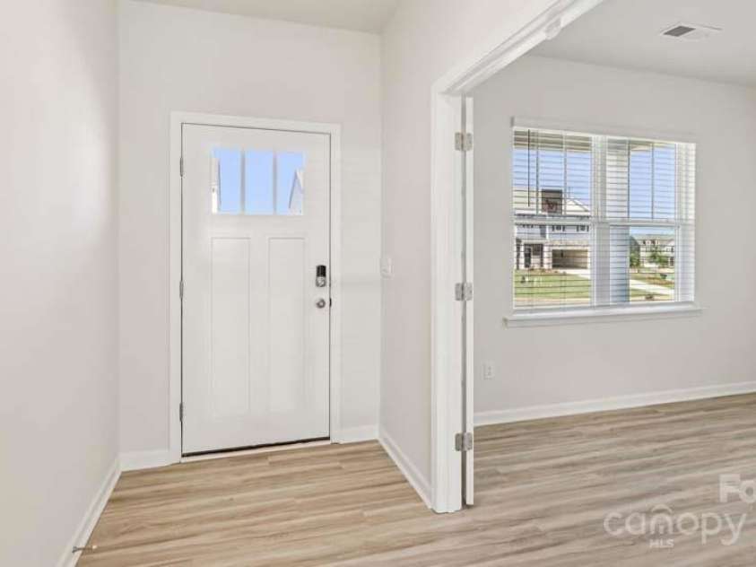 136 Meadow View Drive, Statesville, NC 28677.  MLS# CAR4251548, YatesRealty ID 9283. 