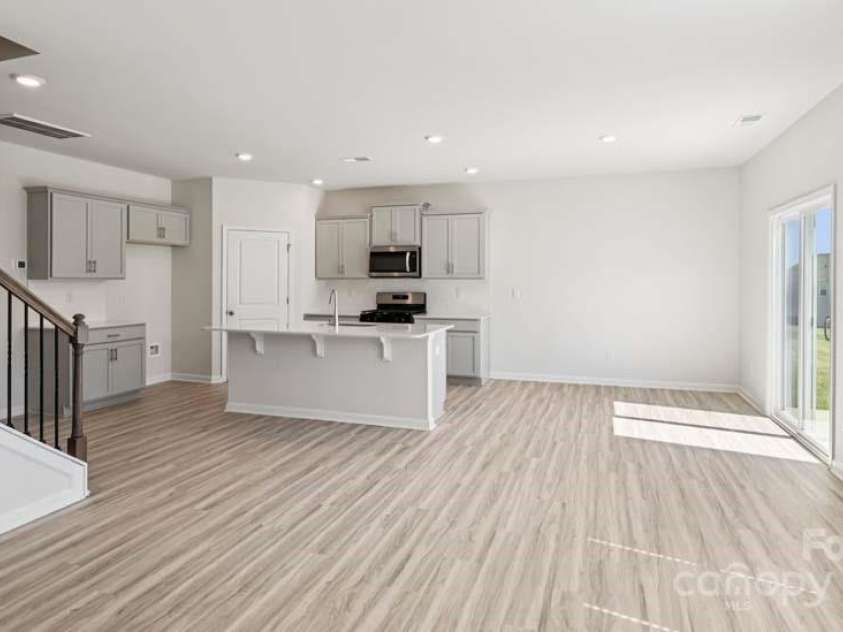 136 Meadow View Drive, Statesville, NC 28677.  MLS# CAR4251548, YatesRealty ID 9283. 