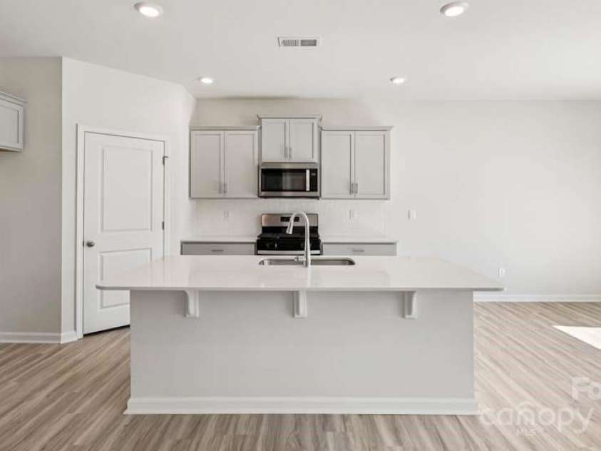 136 Meadow View Drive, Statesville, NC 28677.  MLS# CAR4251548, YatesRealty ID 9283. 