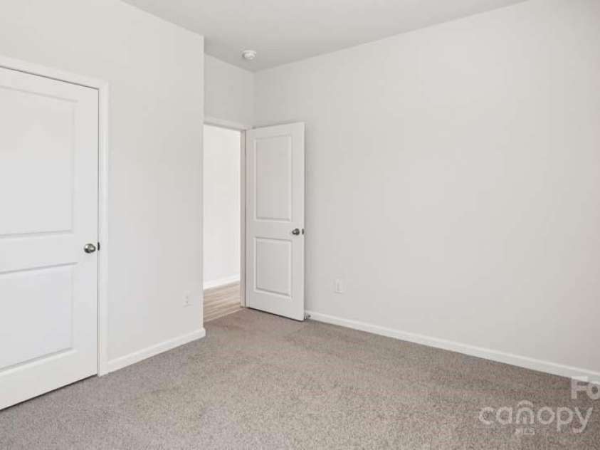 136 Meadow View Drive, Statesville, NC 28677.  MLS# CAR4251548, YatesRealty ID 9283. 