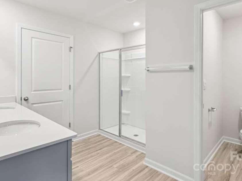 136 Meadow View Drive, Statesville, NC 28677.  MLS# CAR4251548, YatesRealty ID 9283. 