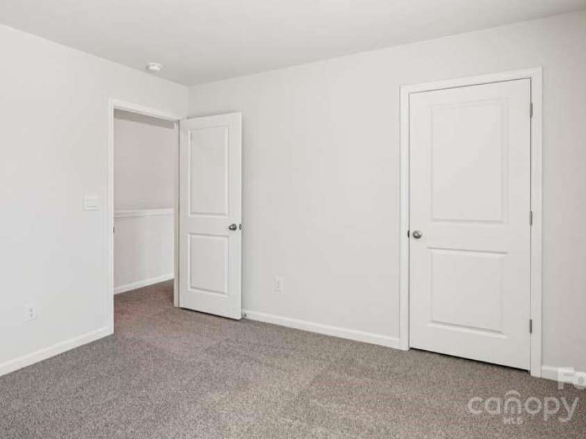 136 Meadow View Drive, Statesville, NC 28677.  MLS# CAR4251548, YatesRealty ID 9283. 