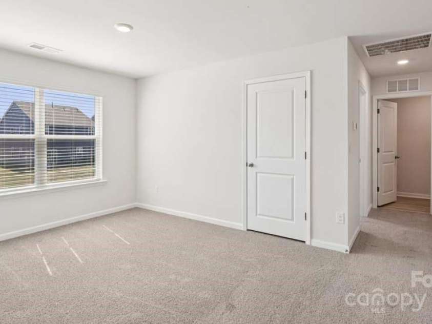 136 Meadow View Drive, Statesville, NC 28677.  MLS# CAR4251548, YatesRealty ID 9283. 