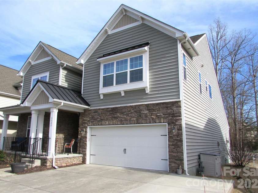 3020 Sewee Lane, Waxhaw, NC 28173.  MLS# CAR4356539, YatesRealty ID 9285. 3020 Sewee Lane - right front