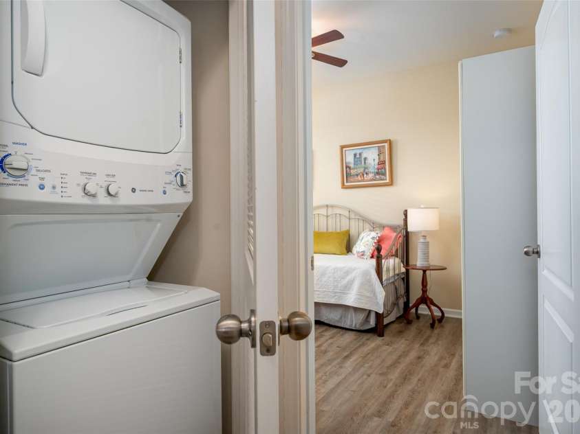 3020 Sewee Lane, Waxhaw, NC 28173.  MLS# CAR4356539, YatesRealty ID 9285. The extra living space also has secondary laundry