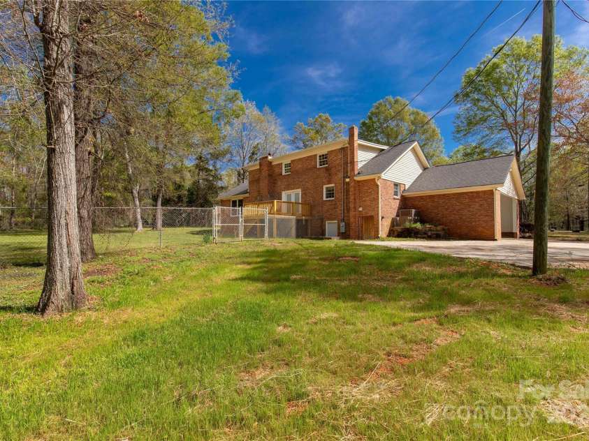 605 Ottawa Drive, Rock Hill, SC 29732.  MLS# CAR4243260, YatesRealty ID 9285. 