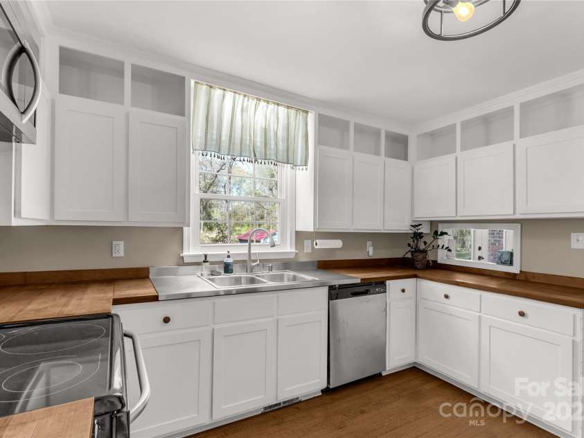 605 Ottawa Drive, Rock Hill, SC 29732.  MLS# CAR4243260, YatesRealty ID 9285. 