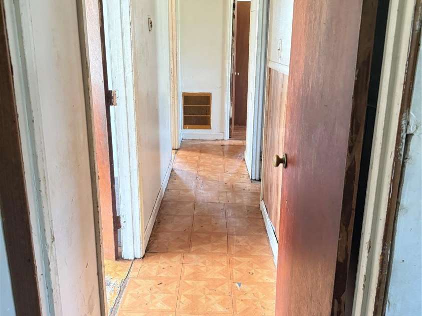 205 Jewel Street, Chester, SC 29706.  MLS# CAR4356074, YatesRealty ID 9286. Hallway