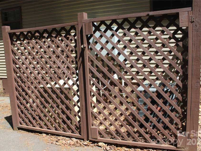 57 Sleepy Forest Drive, Leicester, NC 28748.  MLS# CAR4252537, YatesRealty ID 9287. 