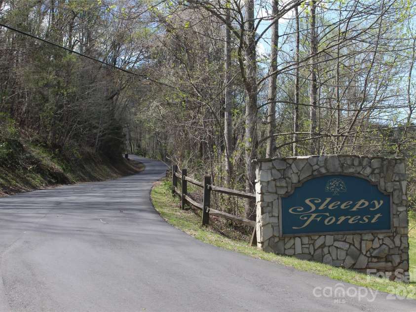 57 Sleepy Forest Drive, Leicester, NC 28748.  MLS# CAR4252537, YatesRealty ID 9287. 